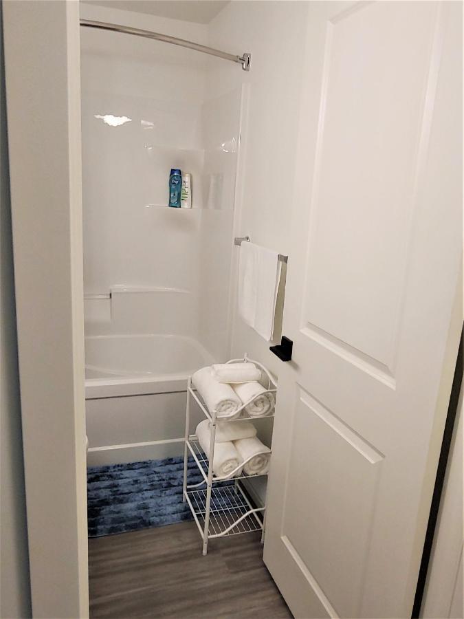 Serene 2 Bedroom Condo With Balcony And Lakeview Winnipeg Exterior foto