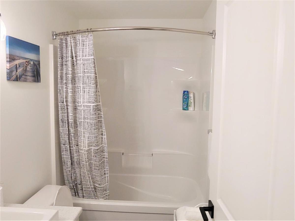 Serene 2 Bedroom Condo With Balcony And Lakeview Winnipeg Exterior foto