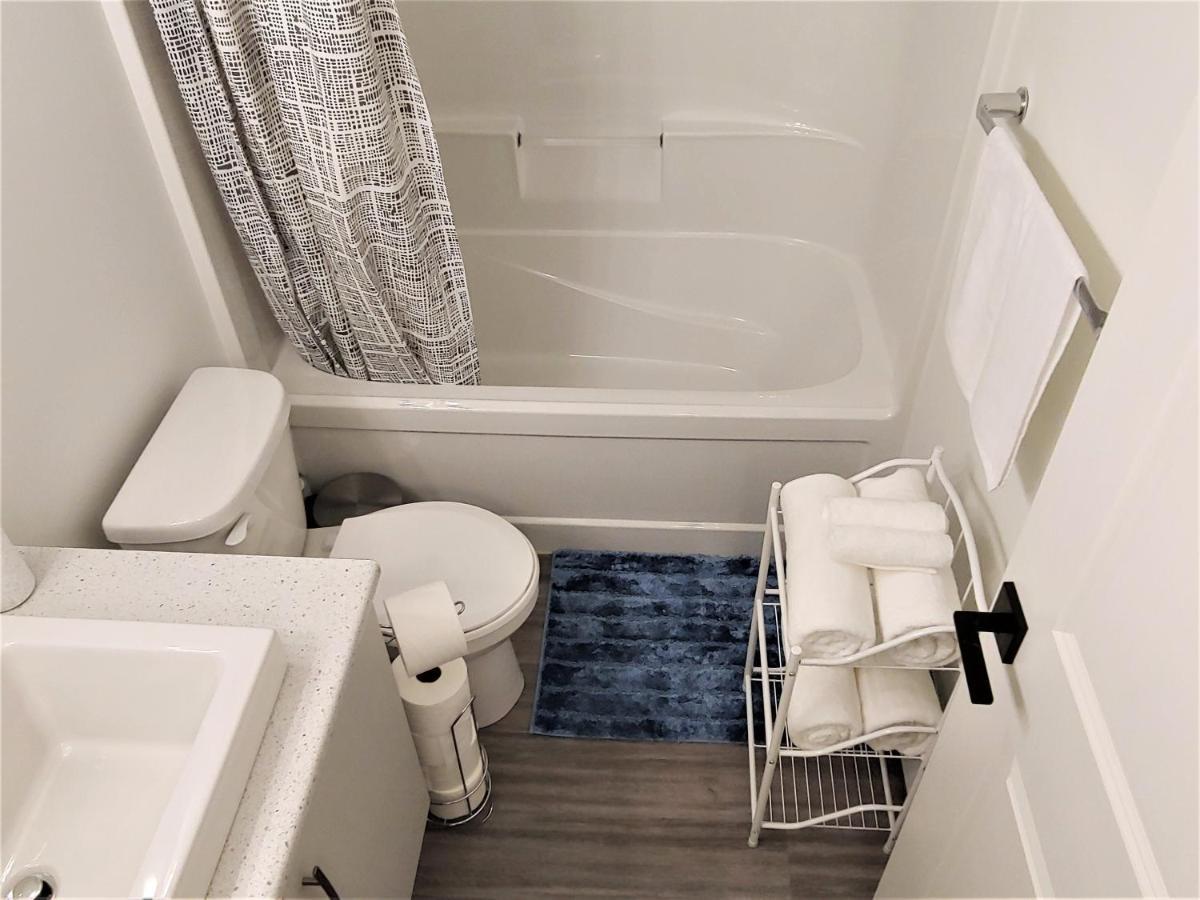 Serene 2 Bedroom Condo With Balcony And Lakeview Winnipeg Exterior foto