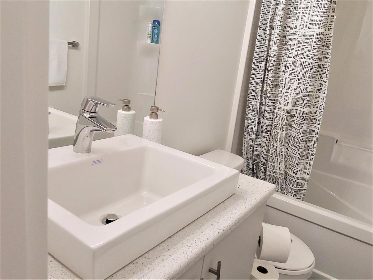 Serene 2 Bedroom Condo With Balcony And Lakeview Winnipeg Exterior foto